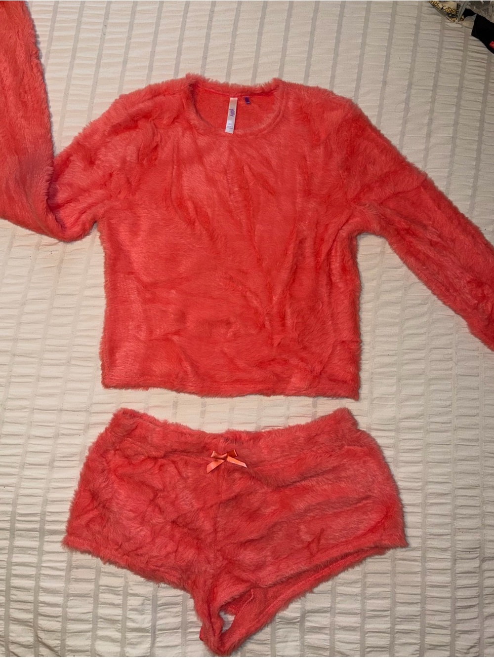 YITTY Coral Fuzzy Two-Piece Sleep Set NWOT